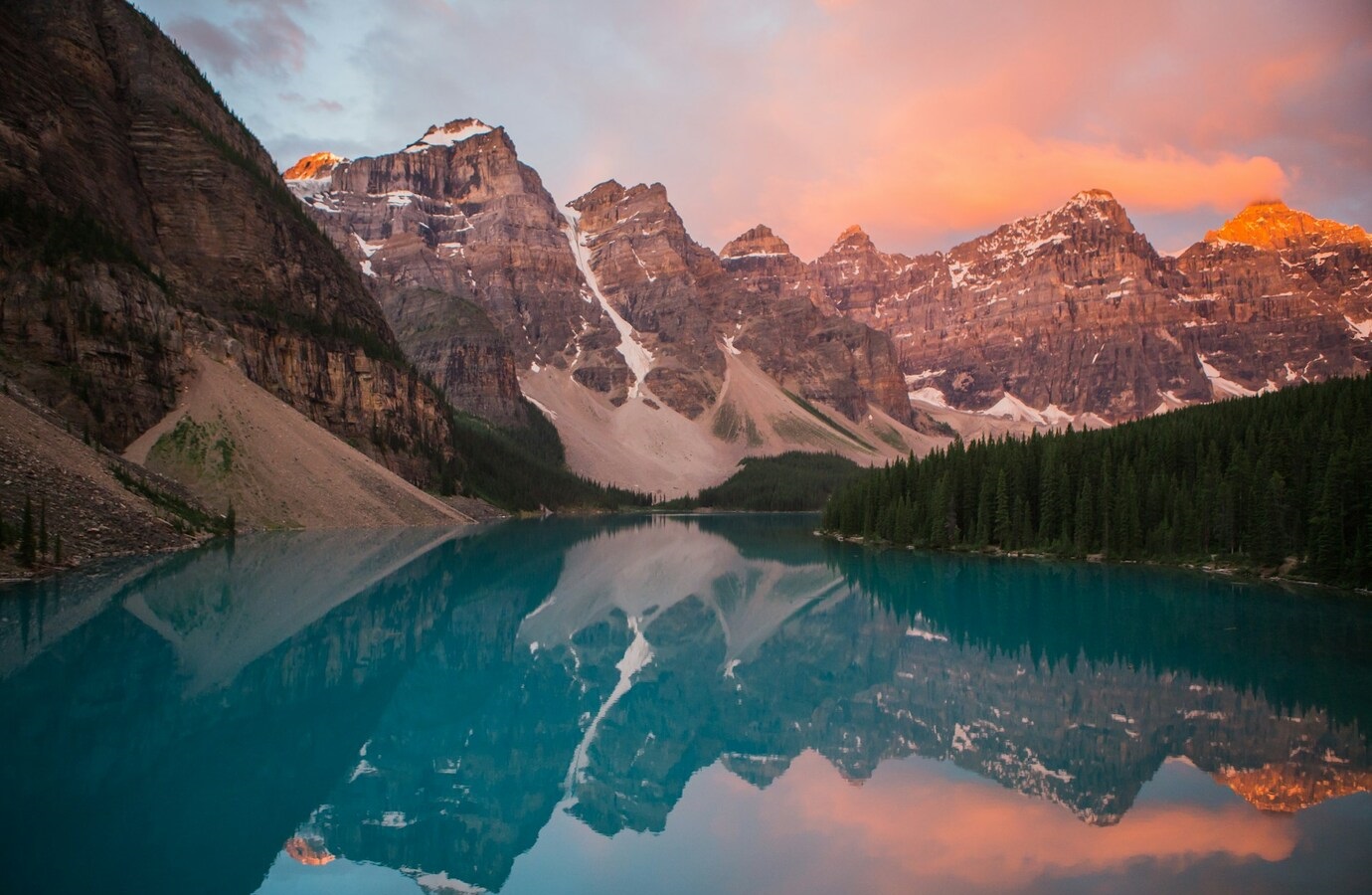 The wheel on the bus